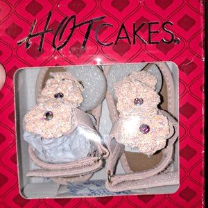 Brand new hot cakes baby girl sandals beautiful color and beading